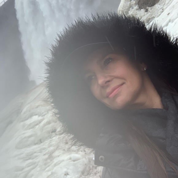 Meet your Posher, Andreia - Picture 1 of 1